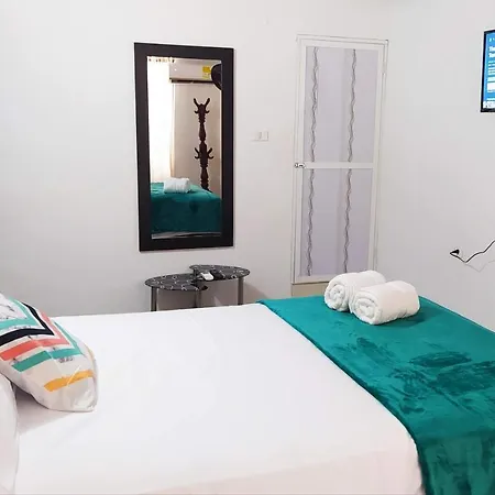 Hotel Urbanizacion Buenavista - Av Crisanto Luque